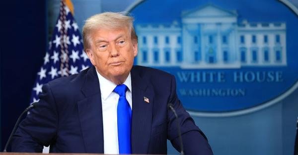 Трамп заявив, що розглядає введення санкцій проти РФ: Путін кидає нам купу ла**а