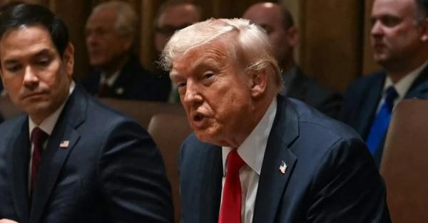 Трамп вийшов грати в гольф, чим спростував чутки про свою "смерть"