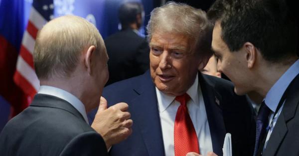 На Алясці Трамп особисто передав Путіну лист від Меланії – в ньому йдеться про українських дітей 