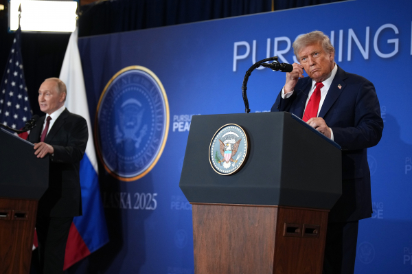 Зустріч Трампа та Путіна на Алясці: коли пози та жести означають більше, ніж публічні заяви