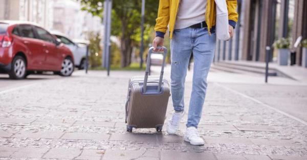 За кордон до 22 років: які прогнози щодо президентської ініціативи дають експерти