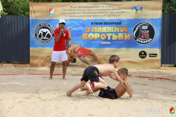 Напередодні Дня Незалежності в Ізмаїлі провели змагання з волейболу, гандболу та пляжної боротьби