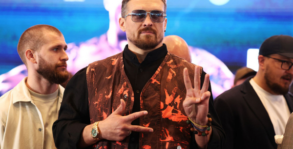 Президент WBO Олів’єрі: Усик повинен виконати зобов’язання щодо захисту титулу проти Джозефа Паркера