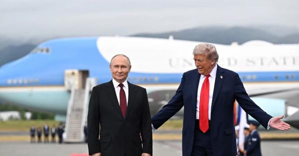 Зустріч на Алясці: у Трампа ноги опухли, а у Путіна – підкошувались