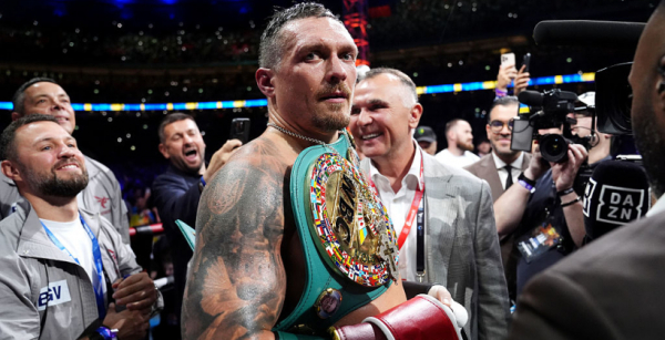 Розпочалися переговори щодо бою Усика з Вордлі