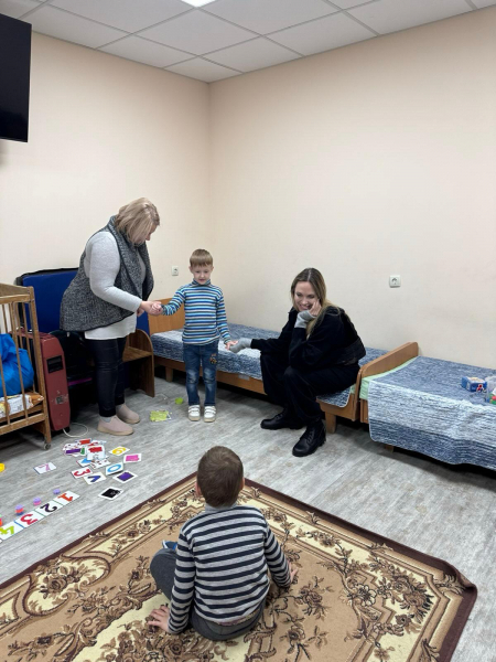 Окрім Херсона Джолі була у Миколаєві, її приїзд організував британський фотограф