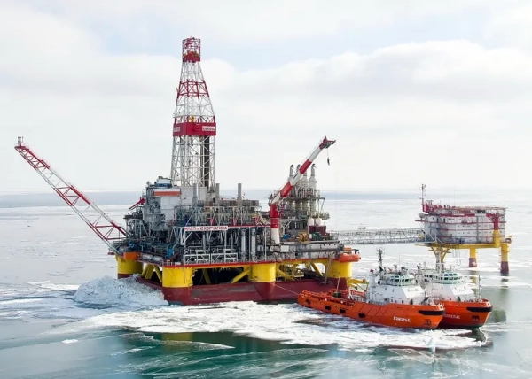 Дрони СБУ втретє вдарили по нафтовидобувних платформах РФ на Каспії – джерело