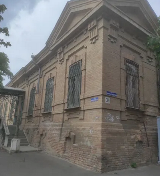 З молотка: будівлю колишнього головпоштамту в Ізмаїлі продали за 4,2 мільйона гривень