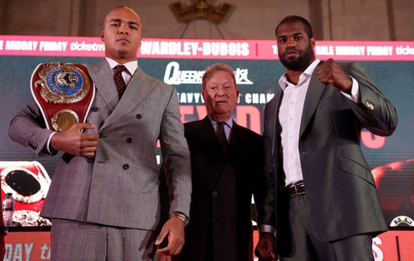 Вордлі виставив Дюбуа кулак, а той спасував