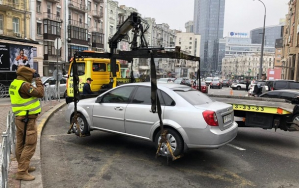 У Києві різко подорожчає евакуація автомобілів