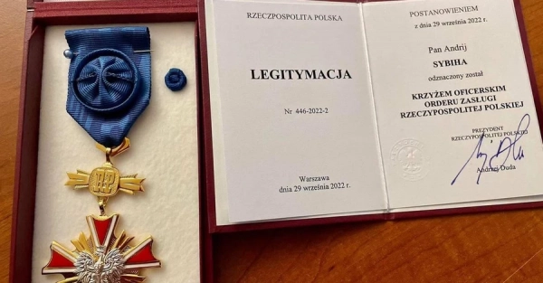 Сібіга різко відреагував на позбавлення Зеленського Ордену Білого Орла та повернув свої польські нагороди