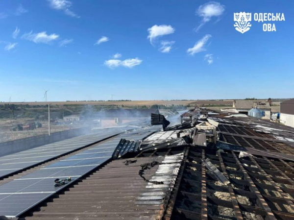 На Одещині через атаку загорілася птахоферма