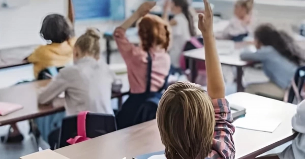Учні 10-11 класів зможуть закінчити навчання у своїх школах