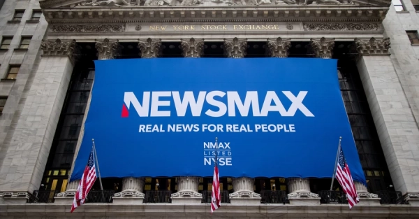 Радник Меланії та протрапівський канал Newsmax в Олешках: хто і як висвітлюватиме гуманітарну місію