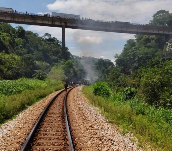 В Бразилии с моста упал автобус: 17 жертв